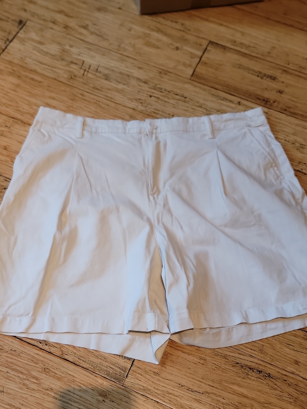 Banana Republic Cream Pleated Casual Shorts
